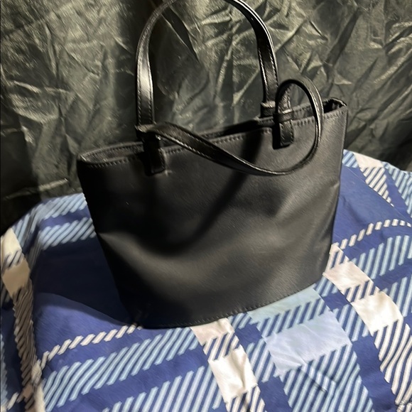 New York & Company Black Tote Bag with Structured Design - Picture 2 of 5